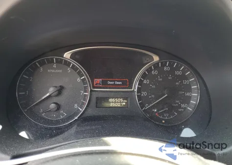 2015 Nissan Altima 2.5 z USA, uszkodzony, nr VIN 1N4AL3AP3FN921476